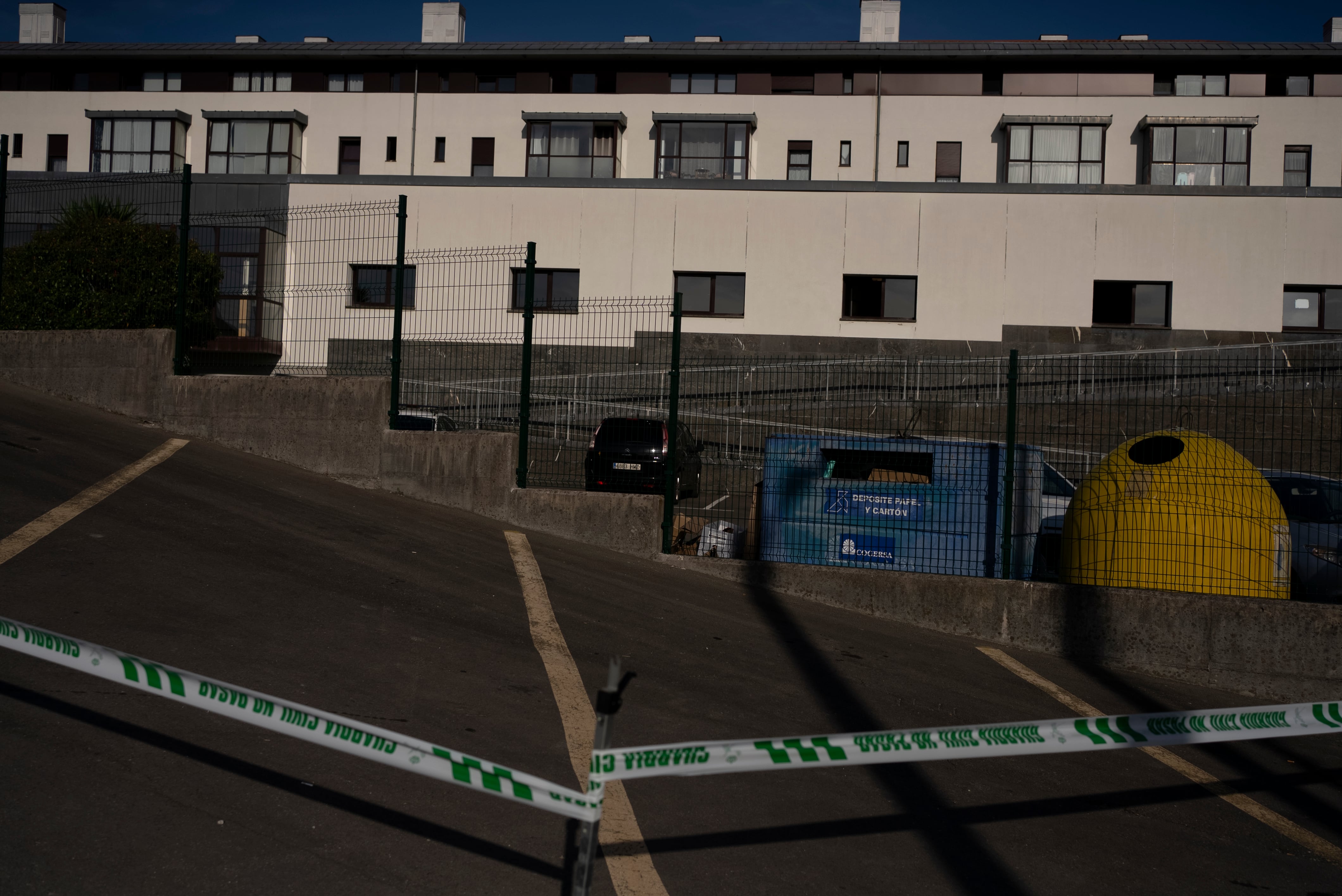 Casa cuartel de la Guardia Civil, donde se produjo el asesinato y posterior tiroteo en Llanes.