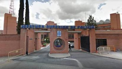 Entrada de la Jefatura Superior de Policía de Madrid.