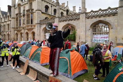 Los estudiantes de la Universidad de Cambridge protestan contra la Guerra en Gaza el pasado 7 de mayo. 