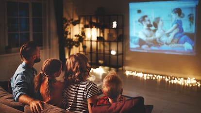 Artículo de EL PAÍS Escaparate que describe las mejores películas de Movistar Plus+ con un precio al mes en oferta.