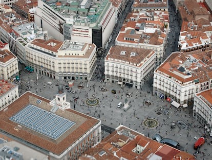 Vista aérea de la Puerta del Sol de Madrid y su entorno.