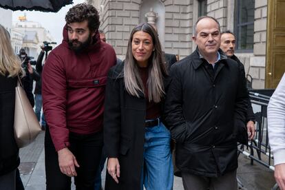 El secretario general de Junts, Jordi Turull (derecha) junto a la portavoz del partido en el Congreso, Miriam Nogueras, este miércoles en Madrid.