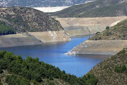 Estado del embalse de El Atazar en Madrid, a principios de agosto.