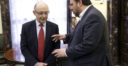 Reunion entre Cristóbal Montoro y Oriol Junqueras.