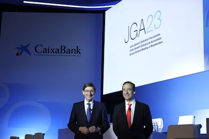 Juan Ignacio Goirigolzarri, presidente de CaixaBank, y Gonzalo Gortázar, consejero delegado.