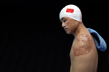 Un atleta durante los entrenamientos anteriores al comienzo de los Juegos Paralímpicos en el estadio La Défense el miércoles en París, Francia. 