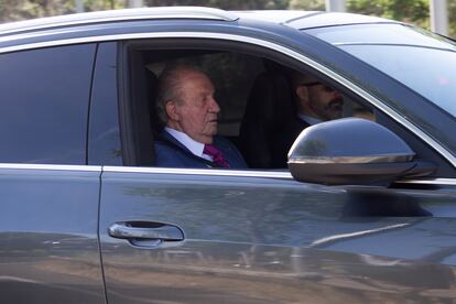 El rey emérito, a su llegada a La Zarzuela para encontrarse con su hijo, Felipe VI, el 23 de mayo.