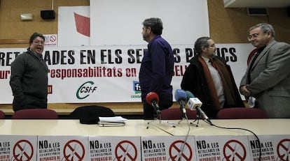 Los cinco sindicatos de funcionarios convocan manifestaciones por los recortes del Consell.