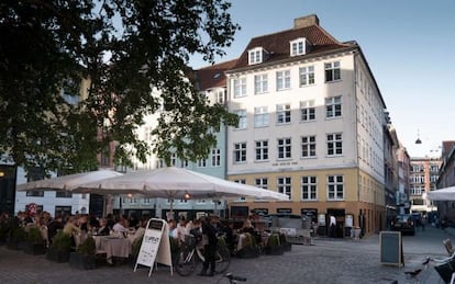 Terraço na praça de Grabrodretorv, em Copenhague.