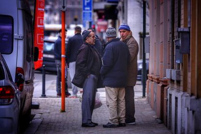 En Schaerbeek vive una importante comunidad musulmana. "Hay armonía entre religiones", defiende Hassan Abied, educador social en el barrio.