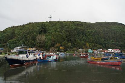 Caleta de pescadores en la Isla Tenglo, Chile