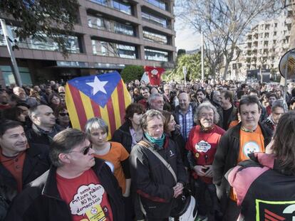 Treballadors de TV3 i de Catalunya R&agrave;dio, en una protesta el 2014.