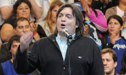 Máximo, filho de Néstor e Cristina Kirchner, discursa em Buenos Aires.