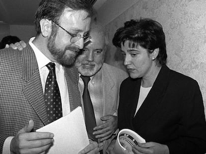Àngel Colom i Pilar Rahola el 10 d'octubre del 1996, després de comunicar que deixaven ERC.