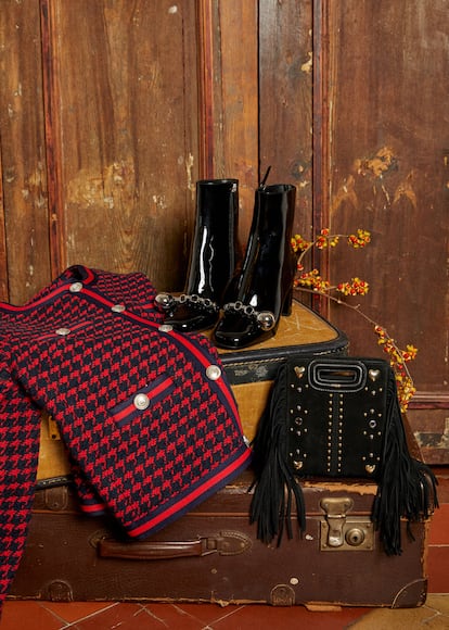 En el armario de una amante de la moda nunca falta una chaqueta de tweed como esta de Claudie Pierlot, unos botines que marquen la diferencia como los de Longchamp y un bolso de ante de Maje, porque el lejano Oeste siempre vuelve. Disponibles en Las Rozas Village y La Roca Village. | FOTOS: Alba Ricart. SET DESIGN: Adrià Escribano.