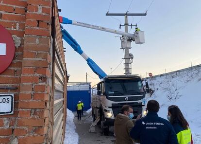 Naturgy trabaja este lunes 11 de enero para desconectar puntos sospechosos de sobrecarga en la Cañada Real.