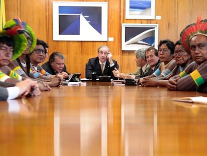 Cunha recebe no &uacute;ltimo dia 4 grupo de &iacute;ndios contr&aacute;rios &agrave; PEC 215.