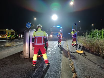 Trasladada a Valdecilla una conductora que sufrió anoche un accidente en la N-634 en Anero, en Cantabria, el jueves 14 de agosto.