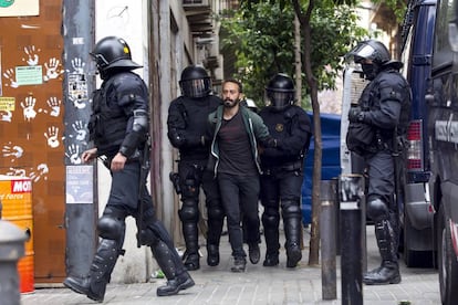 Un detenido tras los altercados en Gràcia (Barcelona).