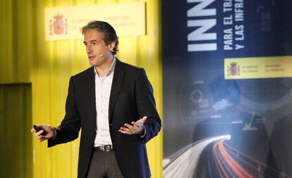 El ministro de Fomento, Íñigo de la Serna, durante la presentación ayer en Madrid del plan de innovación del ministerio.