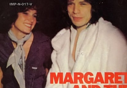 Margaret Trudeau fue en su día toda una 'celebrity' a la que que los diarios prestaban extensa atención. En la imagen aparece con Mick Jagger, con quien se dijo que mantuvo un romance, siempre desmentido por el cantante de los Rolling Stone.