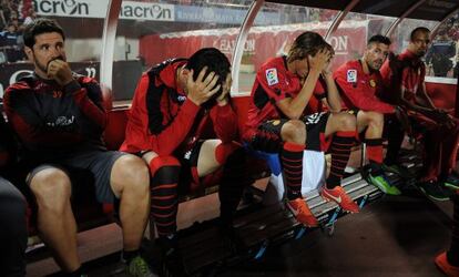 Imagen del banquillo del Mallorca tras el partido ante el Valladolid en que se consumó su descenso, en junio de 2013.