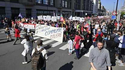 Manifestación del sindicato socialista FGTB/ABVV y del sindicato cristiano CSC/ACV el martes 29 de abril en Bruselas.
