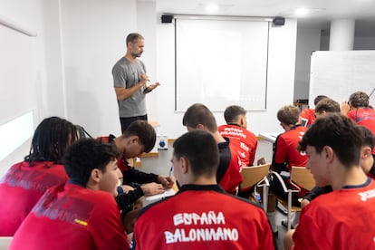 Jorge Martínez, durante una clase de psicología.