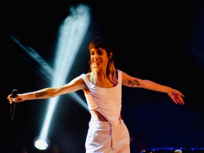 Natalia Lacunza sobre el escenario durante la primera jornada del Tomavistas.
