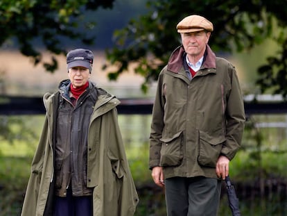 La princesa Ana y su esposo Timothy Laurence en un torneo ecuestre.