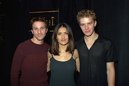 Breckin Meyer, Salma Hayek y Ryan Phillippe, durante la promoción de la película '54'.