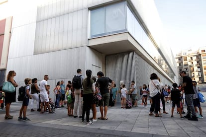 Vuelta al cole en el Colegio Publico Isabel la Catolica de la calle Barcelo de Madrid. 