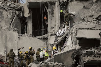 Muerte y pesimismo en torno al alto el fuego en una de las ciudades israelíes más castigadas por Irán 