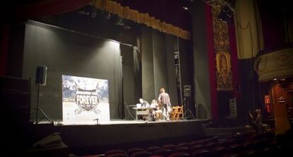 Escenario del Teatro Nuevo Apolo antes de su cierre. 