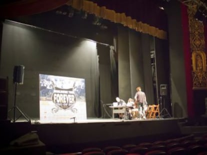 Escenario del Teatro Nuevo Apolo antes de su cierre. 