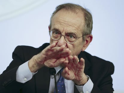 El ministro italiano de Finanzas, Pier Carlo Padoan