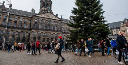 Zona comercial, en Amsterdam (Países Bajos).