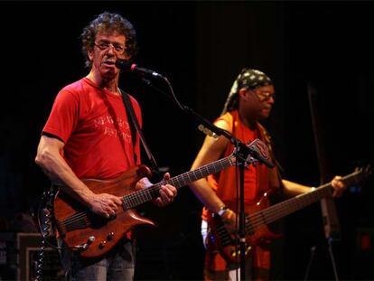 Lou Reed, durante su concierto de ayer en Málaga, el único que ha ofrecido en España en esta gira.