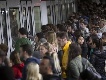 L'estació de metro de Plaça d'Espanya.