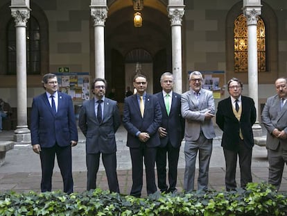 D'esquerra a dreta, Els candidats a rector: Màrius Rubiralta, Joan Guàrdia, David Vallespin, Joan Elias, Rafael Franco, Norbert Bilbeny y Eduardo L. Mariño.