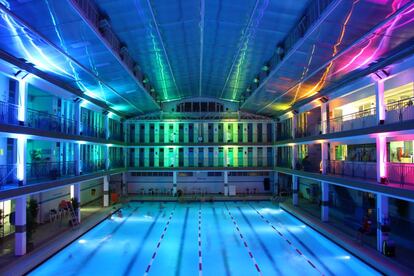 Piscina Pontoise, en París, decorado de la película 'Azul', de Krzysztof Kieslowski.