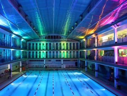 Piscina Pontoise, en París, decorado de la película 'Azul', de Krzysztof Kieslowski.