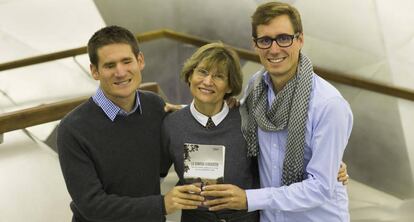 Sergio, Mari Ros y Juanma, en la presentación de 'La sonrisa verdadera', este jueves en el Museo Caixa Forum.