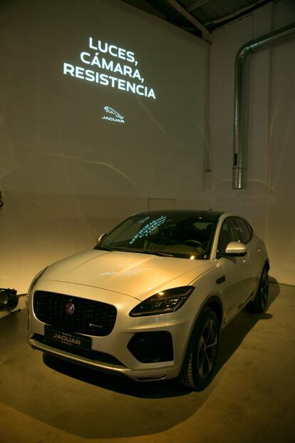 Jaguar, patrocinador del evento, mostró en la Nave la Mosca un modelo Jaguar E-PACE y entregó, además, el premio Jaguar a la resistencia, uno de los más especiales de la noche. 