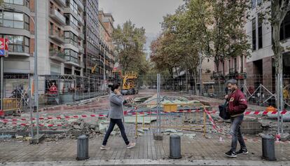 La zona de carpas con restos del derribo