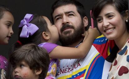 Ceballos junto a su familia el 12 de agosto en Caracas.