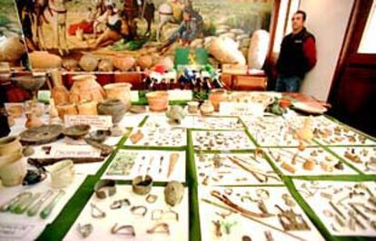 Exposición en Valencia de piezas arqueológicas confiscadas por la Guardia Civil.