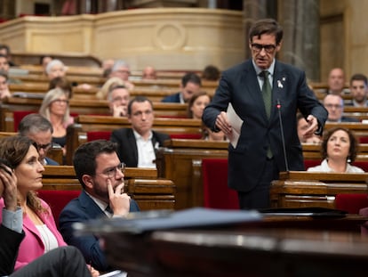 Salvador Illa, en una sesión de control en el Pleno del Parlament.