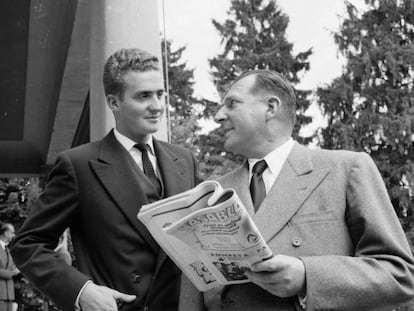 Don Juan Carlos con su padre el 25 de julio de 1957.