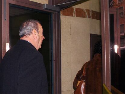 José María Amusátegui, ayer, a la entrada de la Audiencia Nacional.
